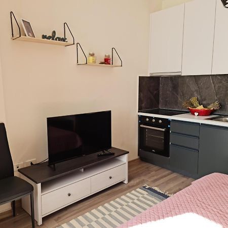 Lovely One Bedroom Studio In Tirana Exterior foto