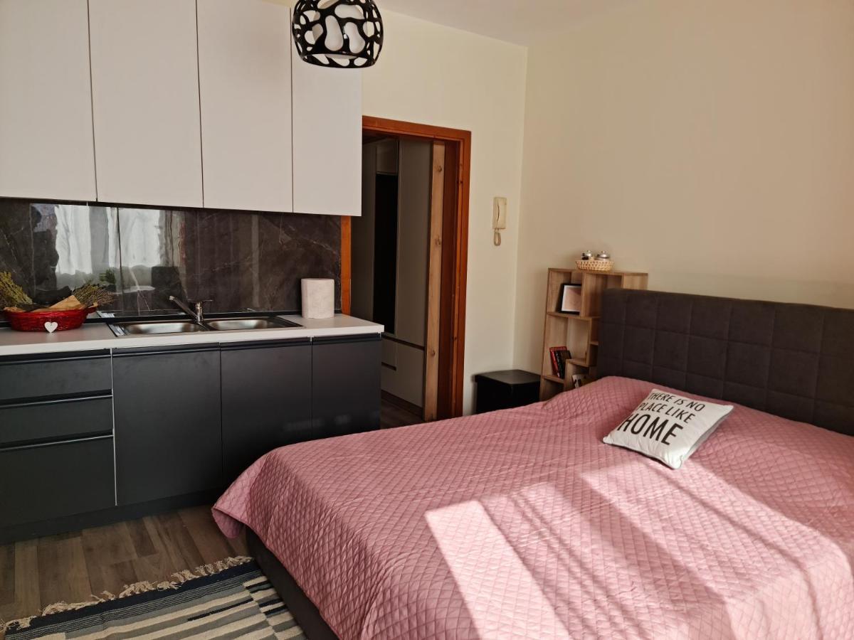 Lovely One Bedroom Studio In Tirana Exterior foto